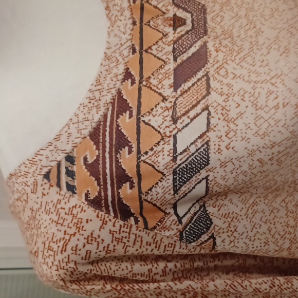 4/$40 New Tunic Top With Feather Design - Size 3XL (US18) - Picture 2 of 6